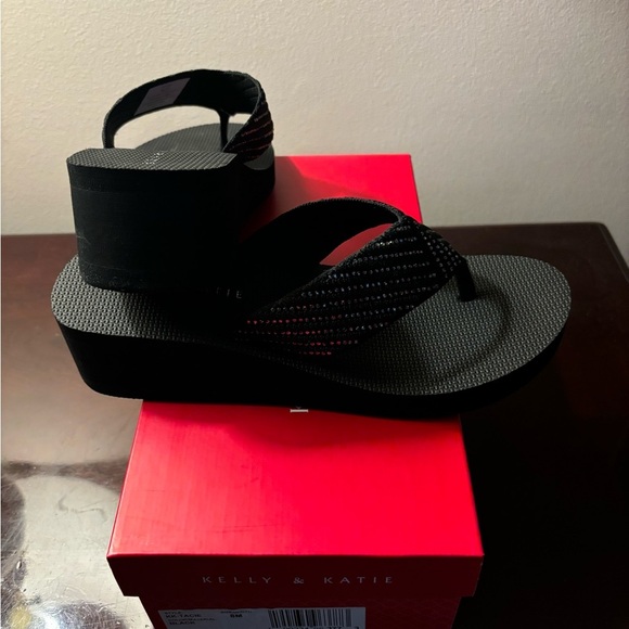 Kelly & Katie sparkly wedge flip flops - Picture 4 of 6